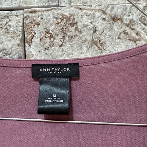 Ann Taylor Factory Women's Purple V-Neck Tank Top - Picture 2 of 3